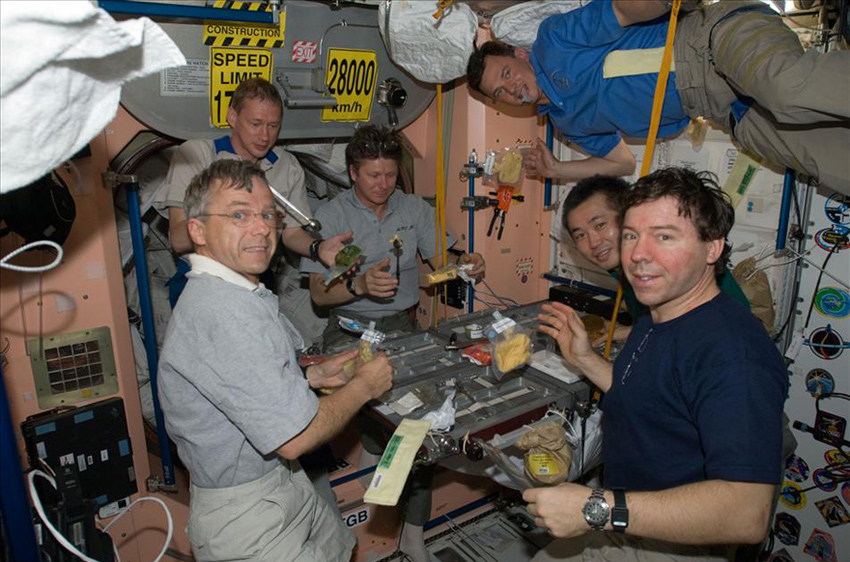 astronauts eating