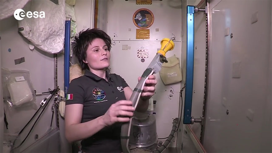 [Video] ISS toilet tour