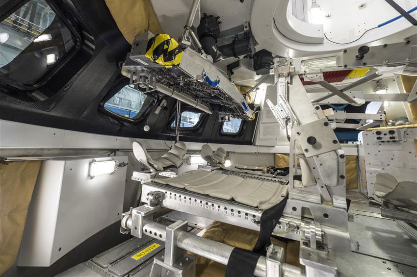 Intérieur de la capsule de la maquette d'Orion au centre spatial Johnson