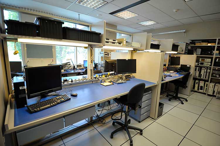 Electronic tests and Integration (Clean Room) - photo 5