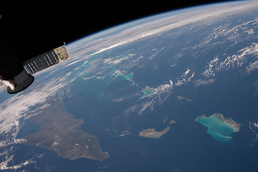 This photo shows the eastern tip of Cuba as well as the Inagua Islands in the West Indies, located in the Caribbean Sea. (Credit: Canadian Space Agency/NASA)