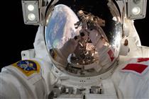 First spacewalk for David Saint-Jacques
