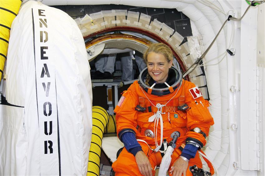 STS-127 Mission Specialist Julie Payette - Canadian Space Agency