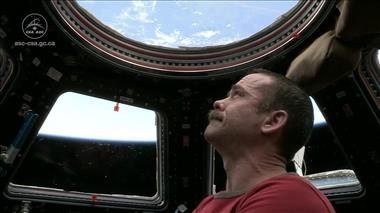 Vignette de la vidéo 'Retour sur la mission de Chris Hadfield'